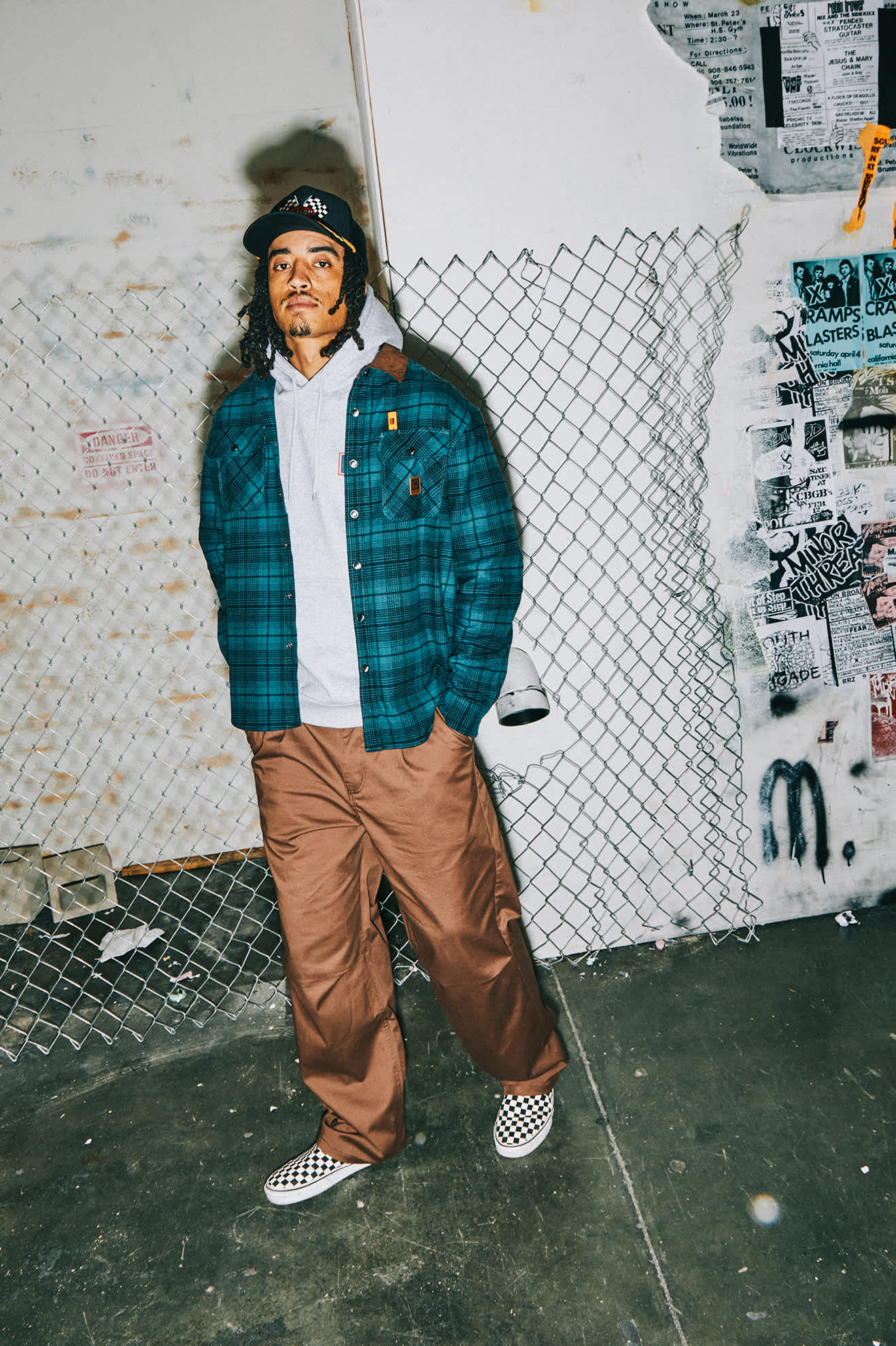 Men's Builders Bowery Performance Flannel in Night Sage/Black