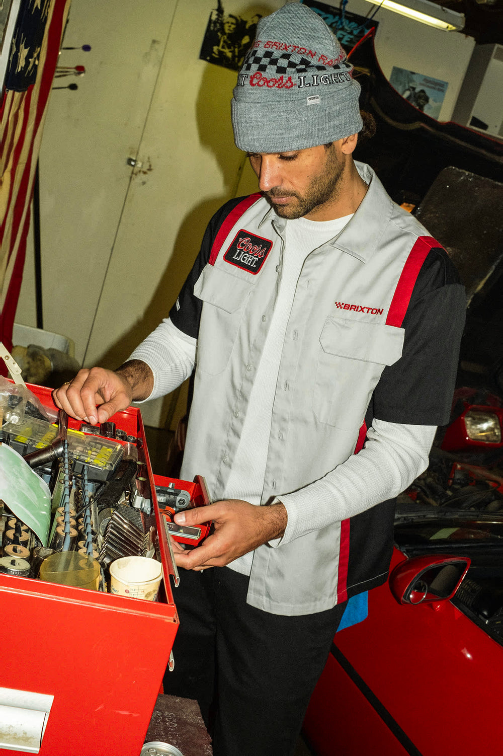 Men's Coors Light Shake Down Short Sleeve Shirt in Silver/Black