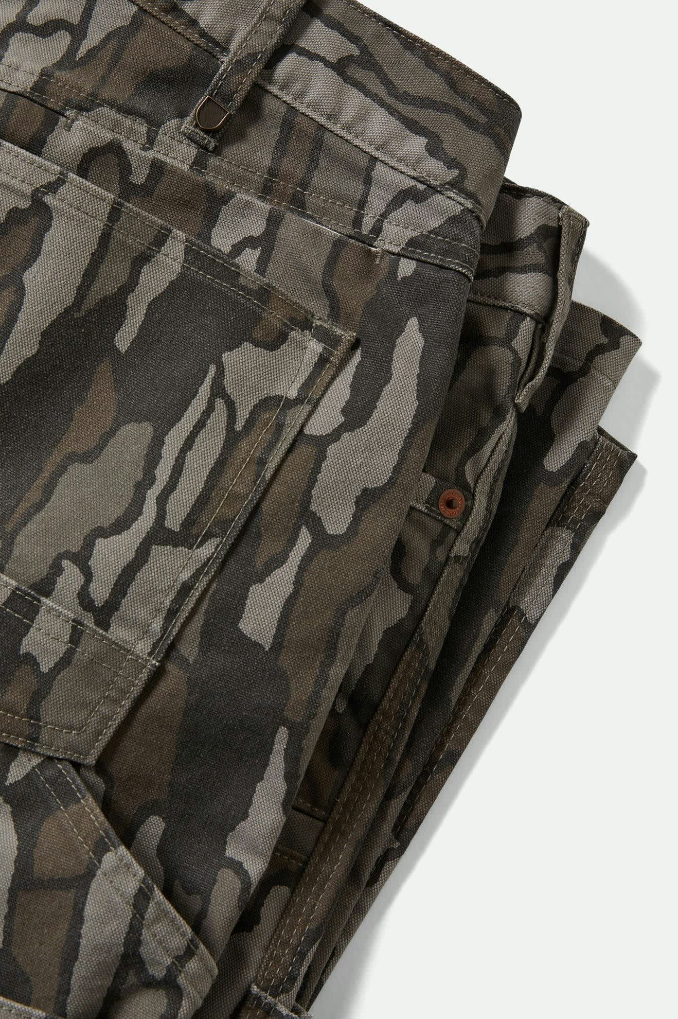 Men's Builders Carpenter Stretch Pant in Bark Camo