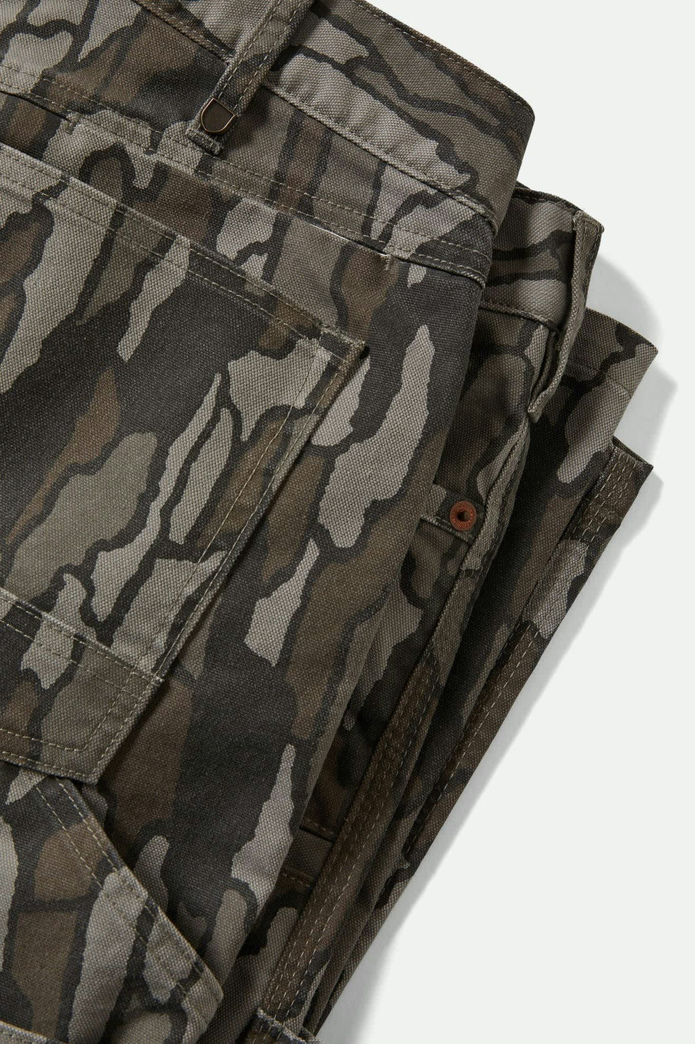 Men's Builders Carpenter Stretch Pant in Bark Camo