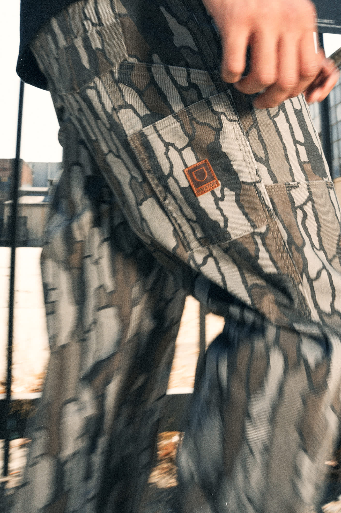 Men's Builders Carpenter Stretch Pant in Bark Camo