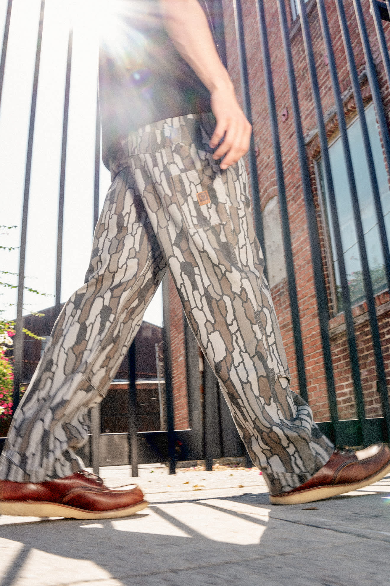 Men's Builders Carpenter Stretch Pant in Bark Camo