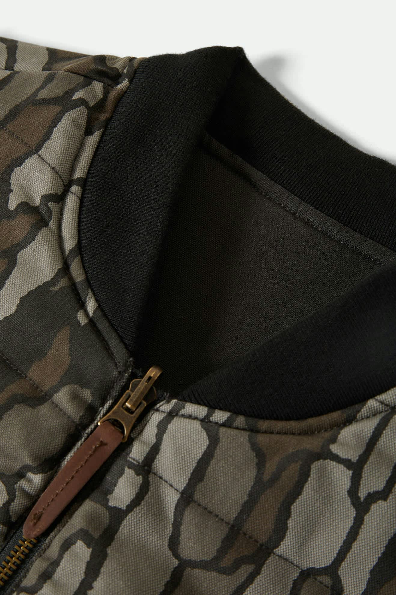 Men's Builders Abraham Reversible Vest in Bark Camo