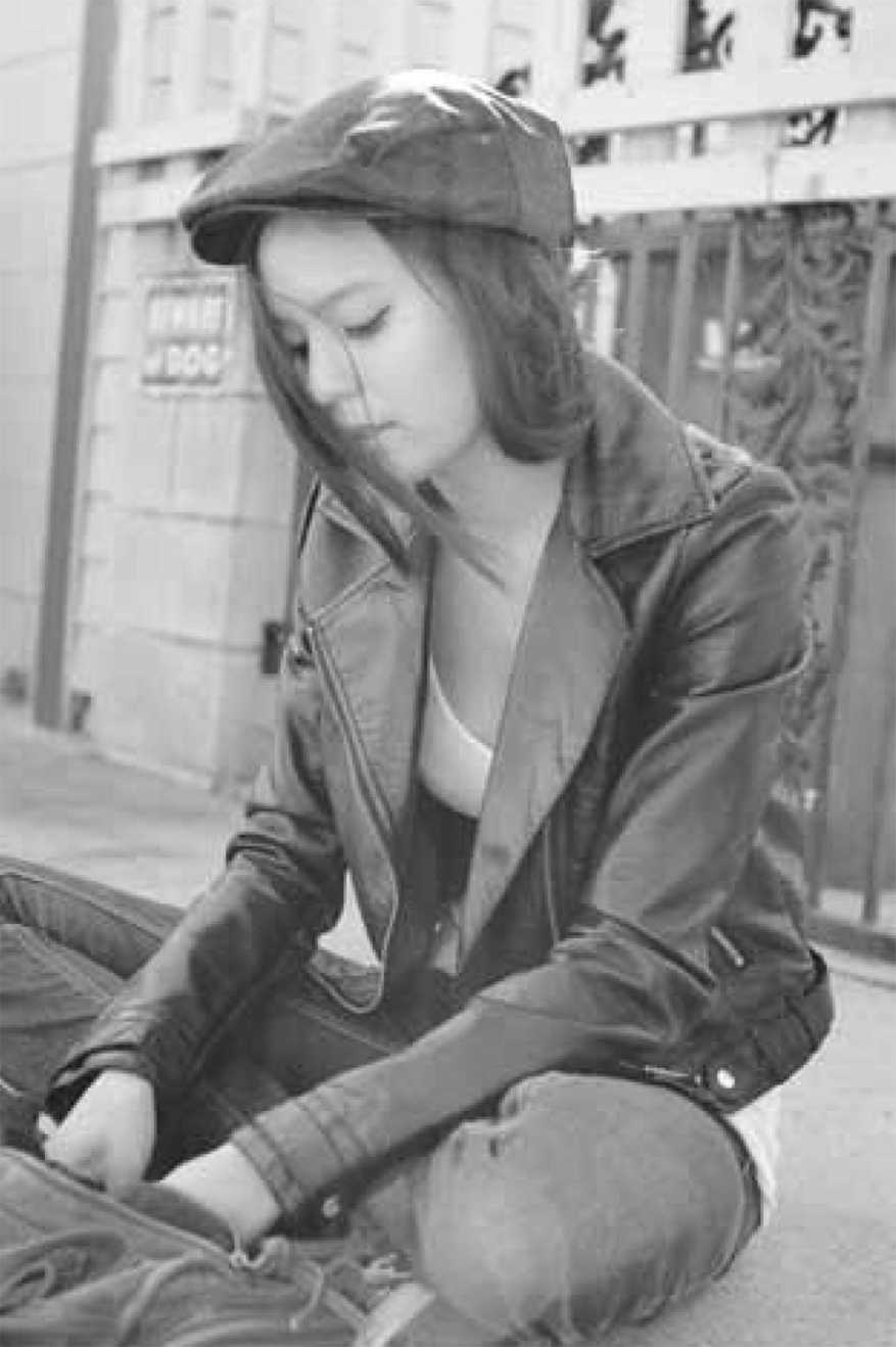 Unisex Hooligan Flat Cap in Black