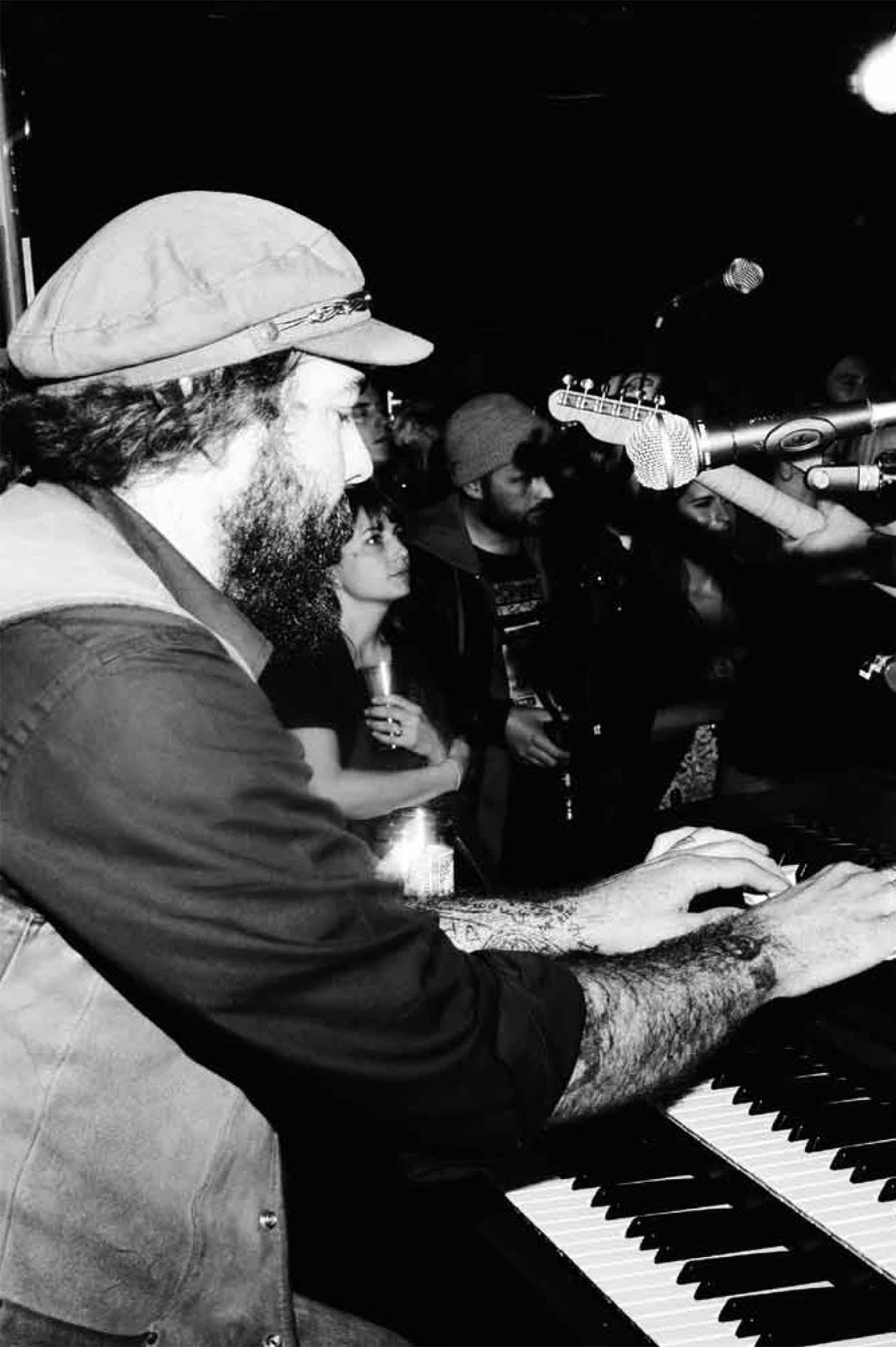 Unisex Fiddler Fisherman Cap in Black