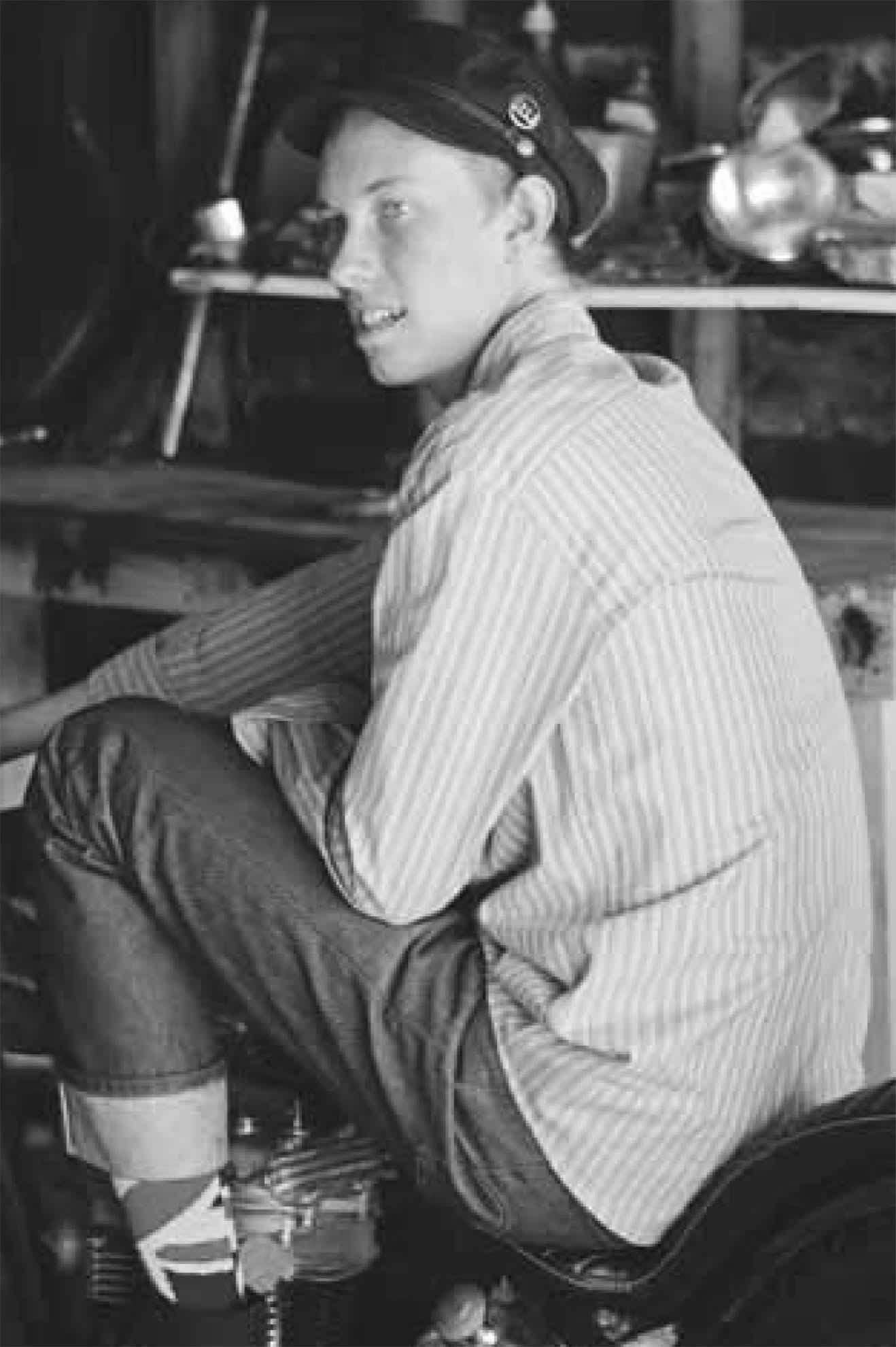 Unisex Fiddler Fisherman Cap in Black