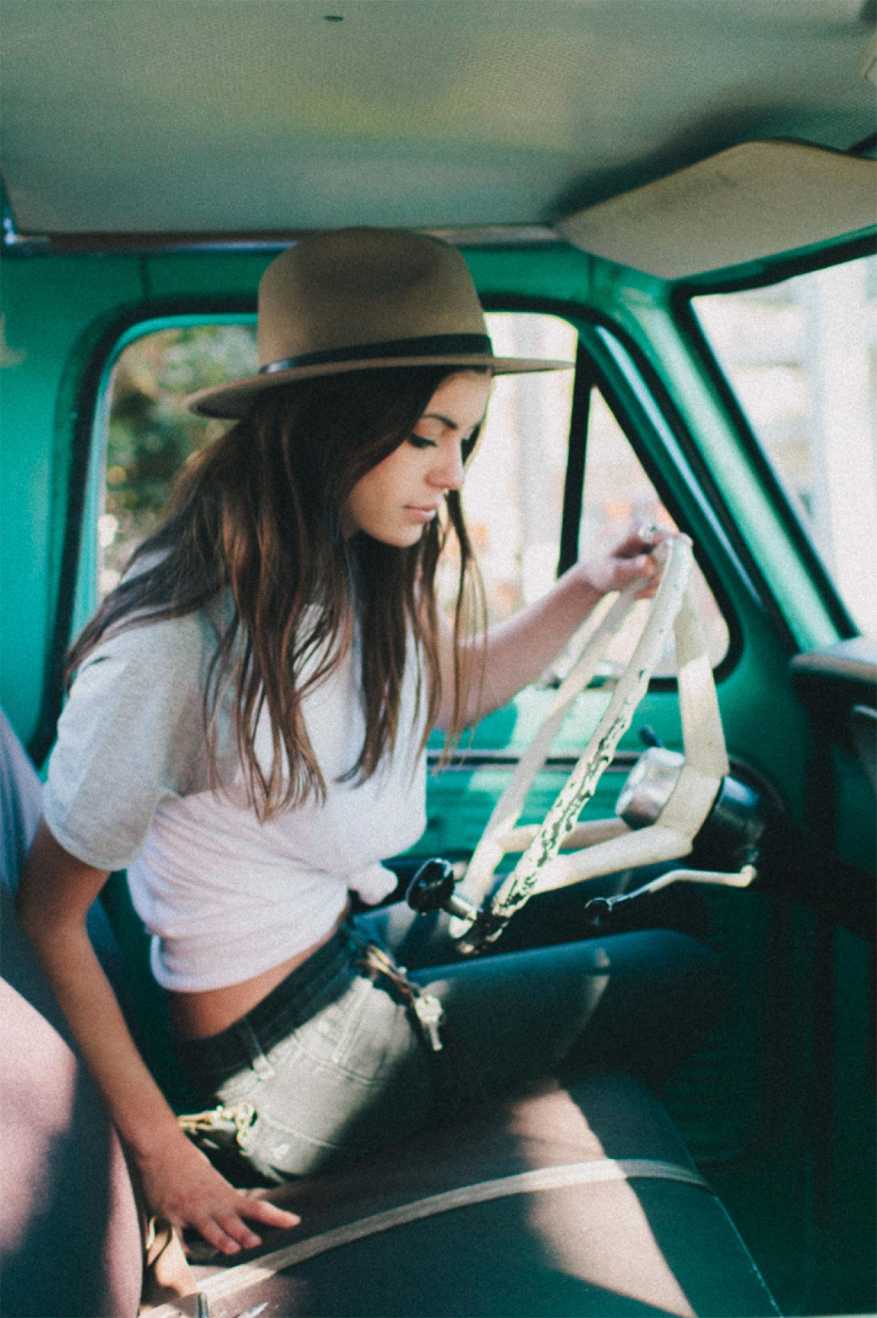 Unisex Messer Fedora in Sand