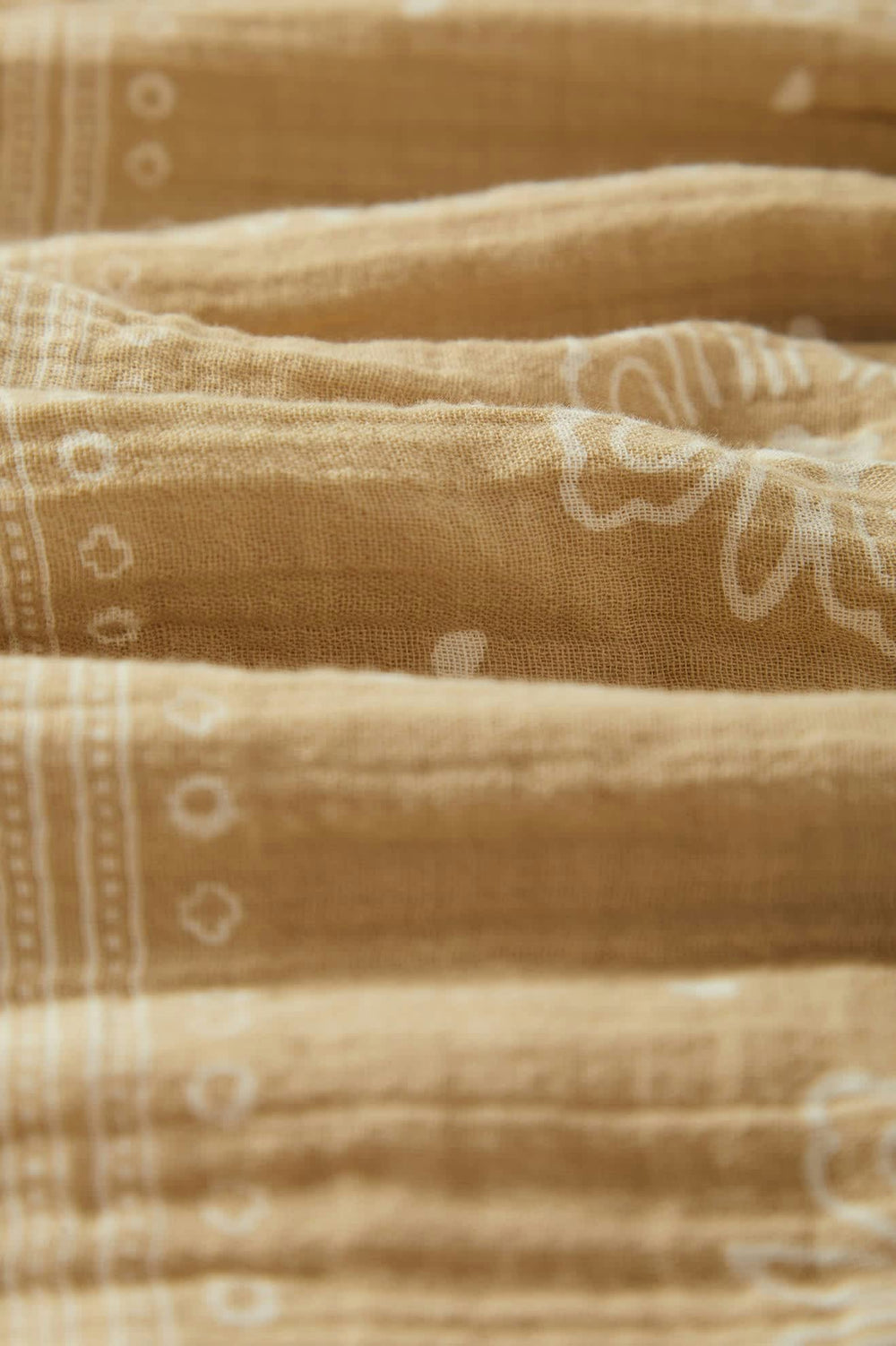 Women's Wandering Short in Pale Khaki Bandana