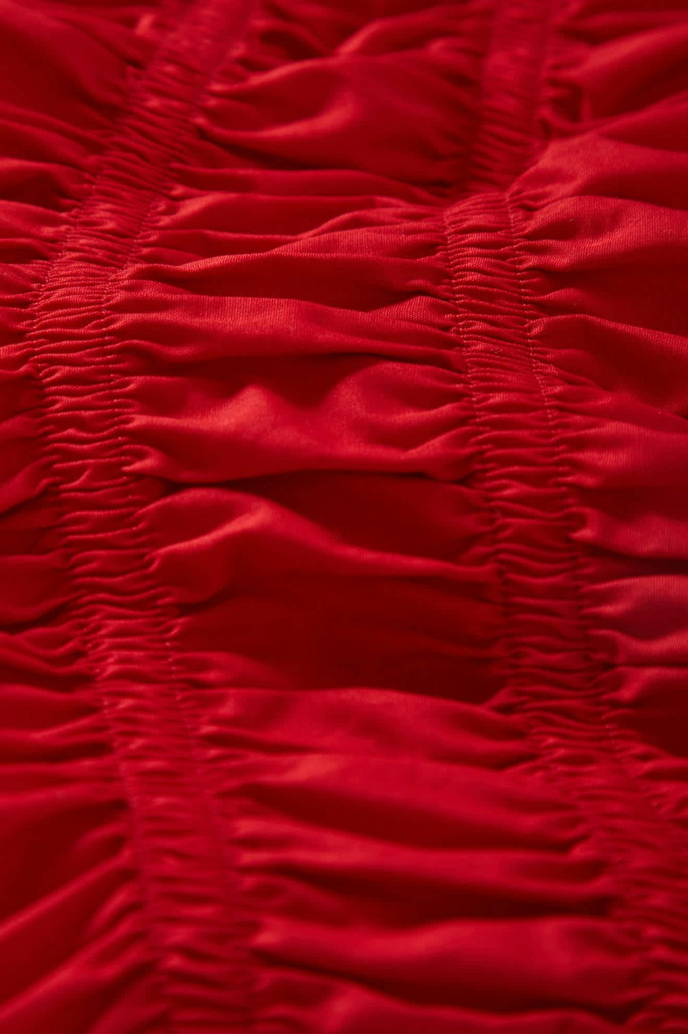 Women's Eden Smocked Top in Crimson