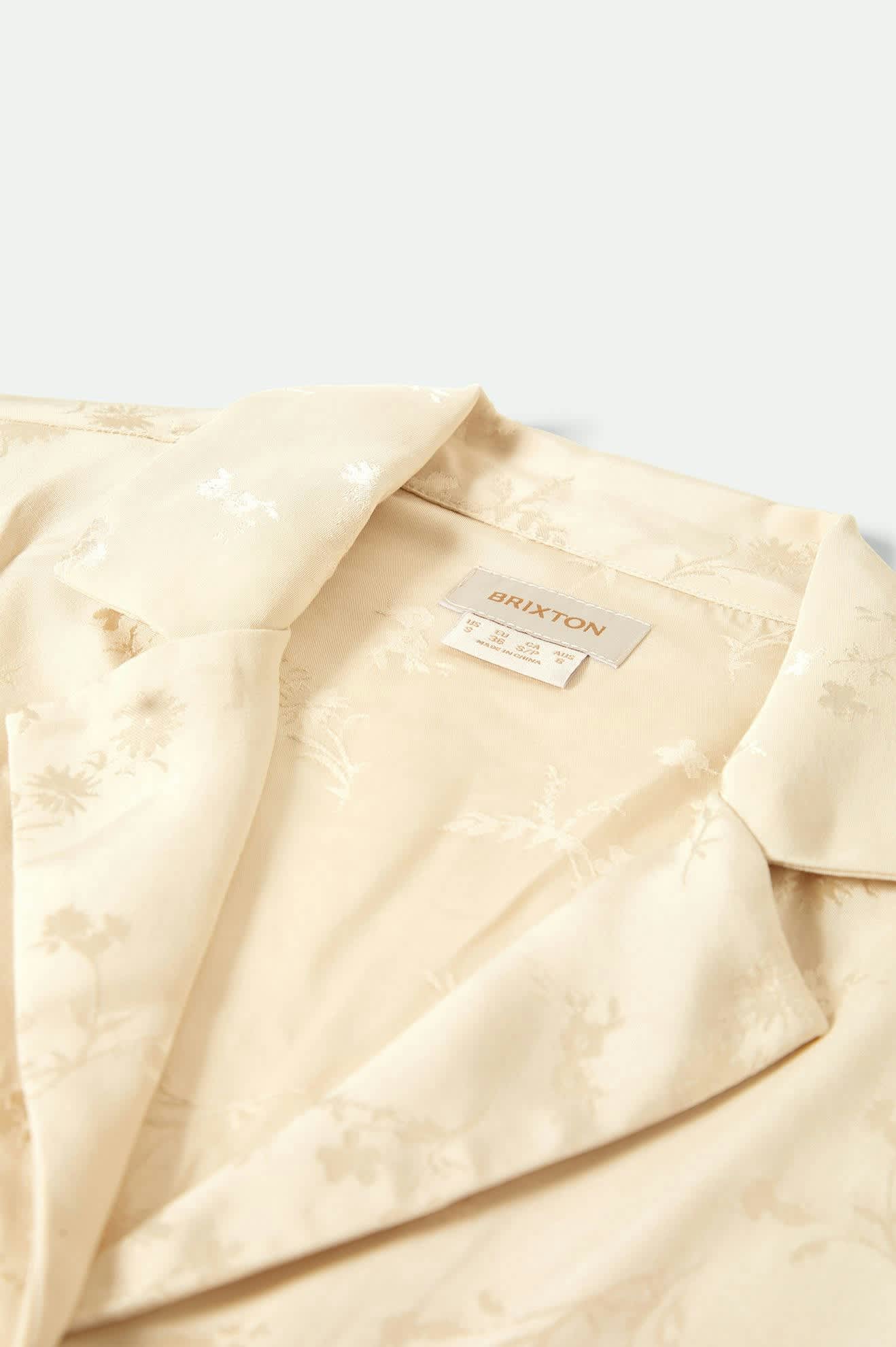 Women's Silky S/S Jacquard Button Down in Whitecap Floral Jacquard